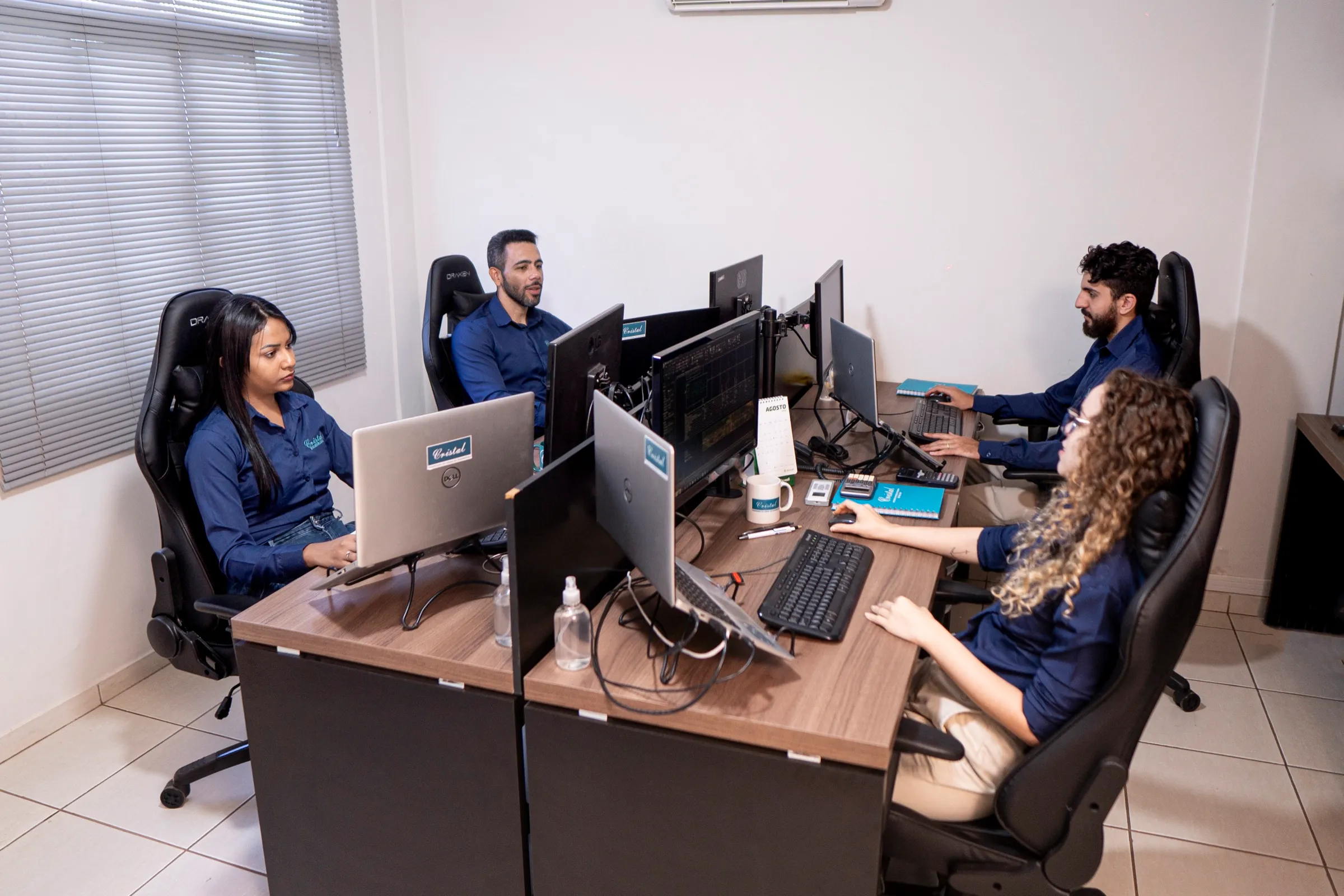Equipe da Cristal Engenharia no escritório em Goiânia